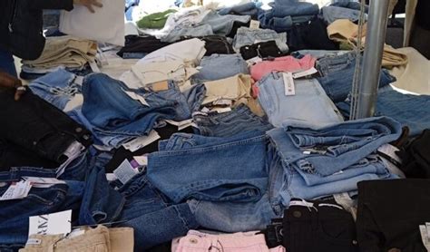 Scoperto a Catania deposito di accessori d'abbigliamento griffati e 